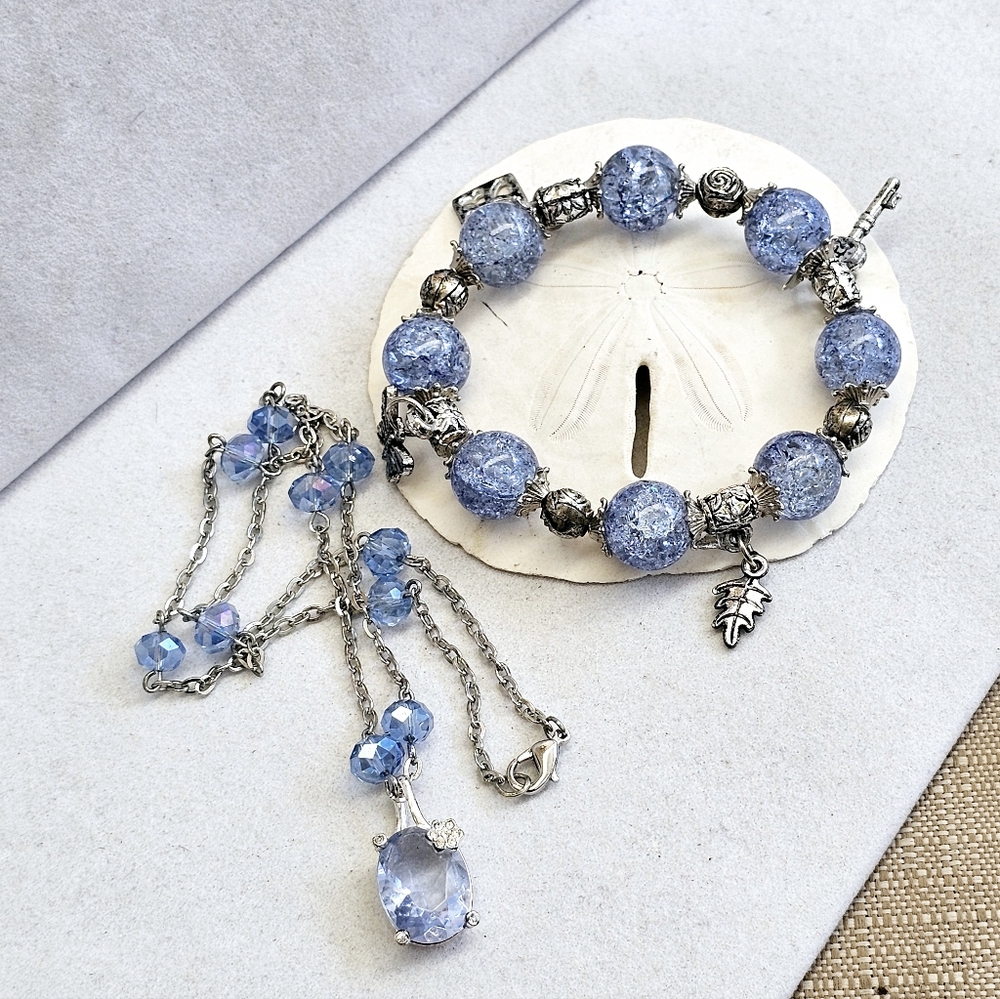 SET Blue Bead Silvertone Necklace with Blue Crackle Glass Stretch Bracelet - Picture 1 of 16